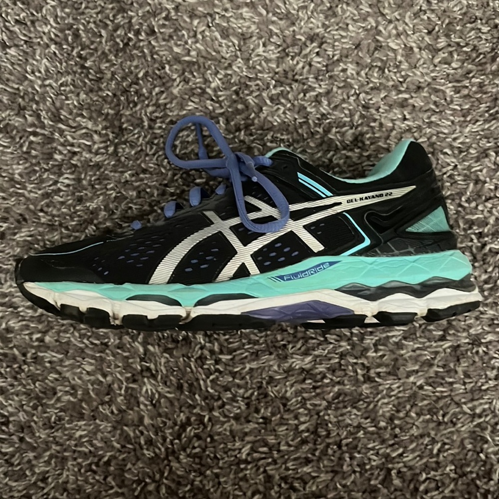 ASICS Gel-Kayano 22 size 5.5